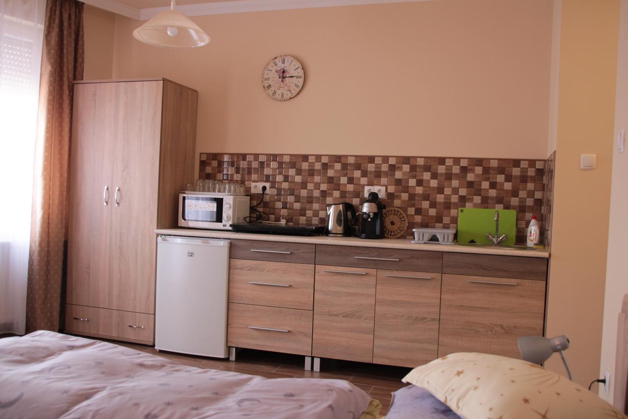 Imola Es Andrea Apartmanhaz 2 Hajduszoboszlo Ngoại thất bức ảnh