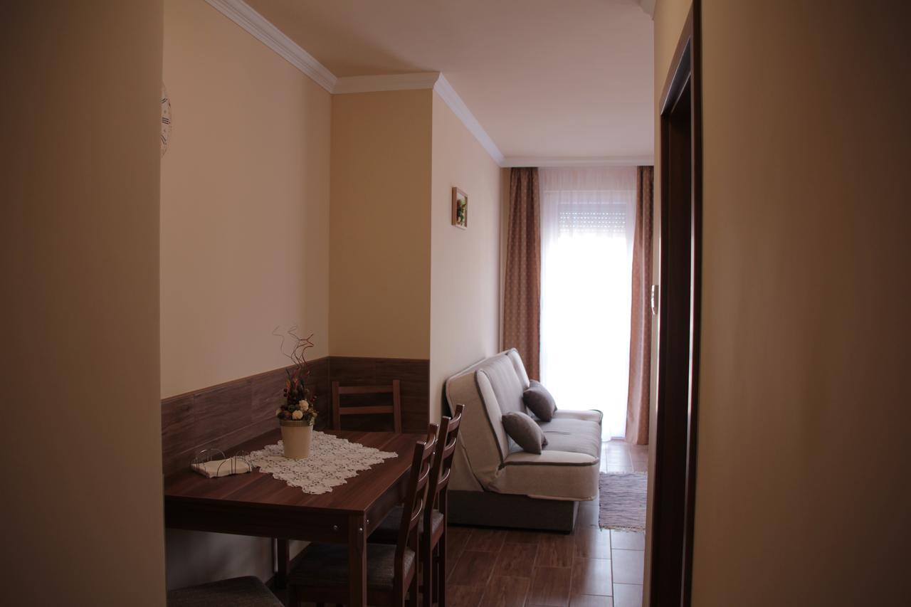 Imola Es Andrea Apartmanhaz 2 Hajduszoboszlo Ngoại thất bức ảnh