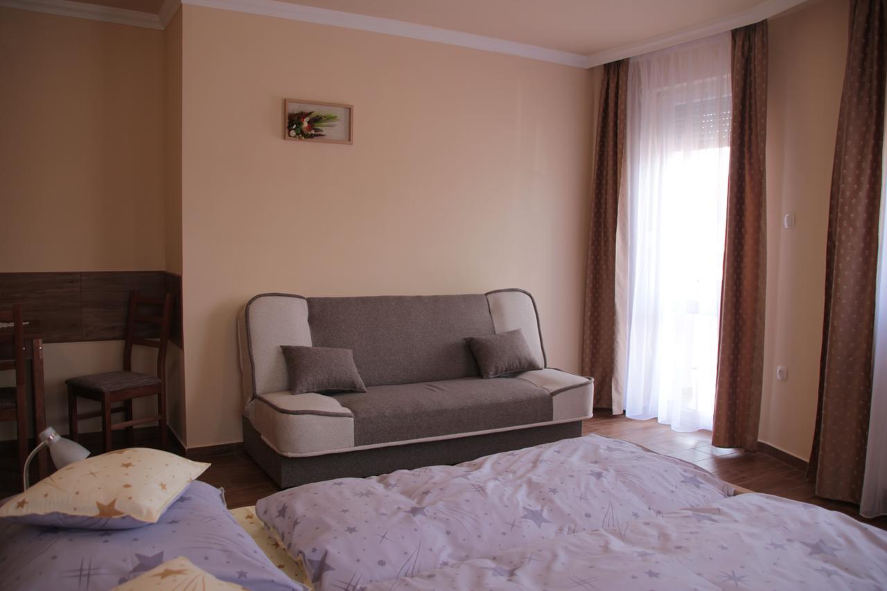 Imola Es Andrea Apartmanhaz 2 Hajduszoboszlo Ngoại thất bức ảnh
