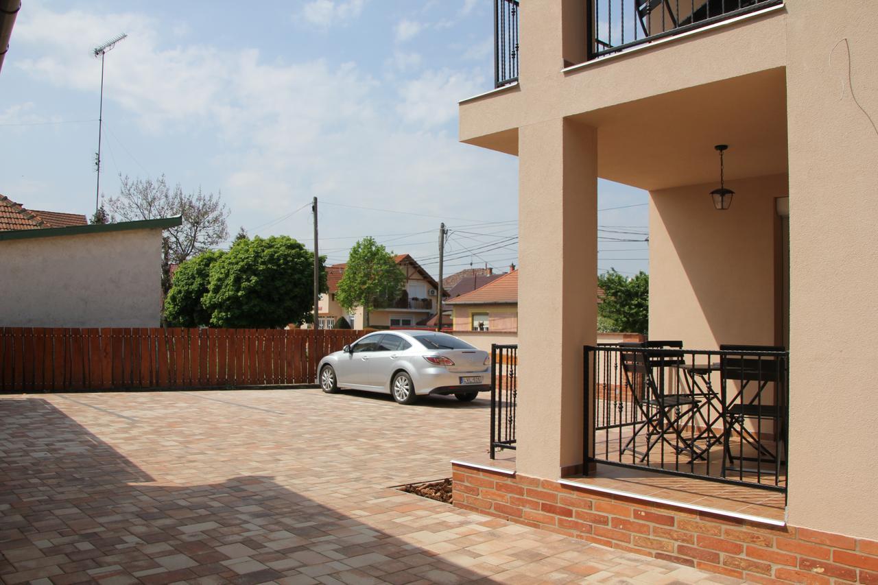 Imola Es Andrea Apartmanhaz 2 Hajduszoboszlo Ngoại thất bức ảnh